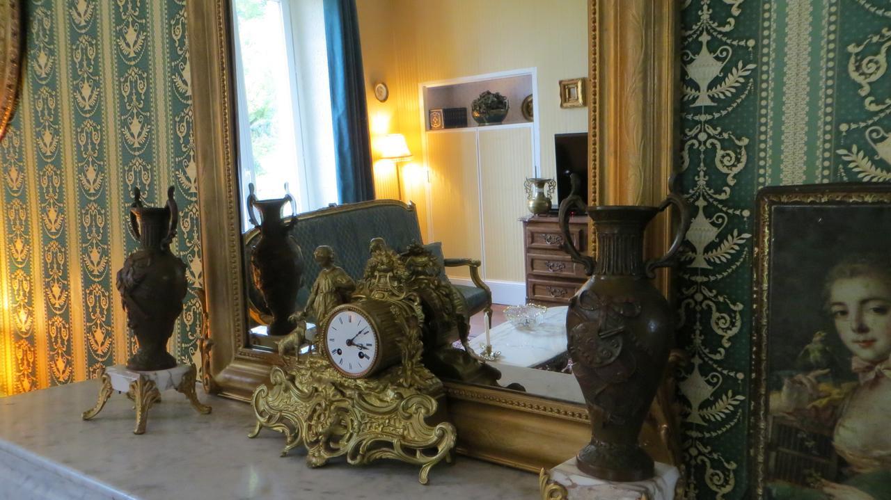 Le Bailli De Montsaugeon Bed and Breakfast Værelse billede
