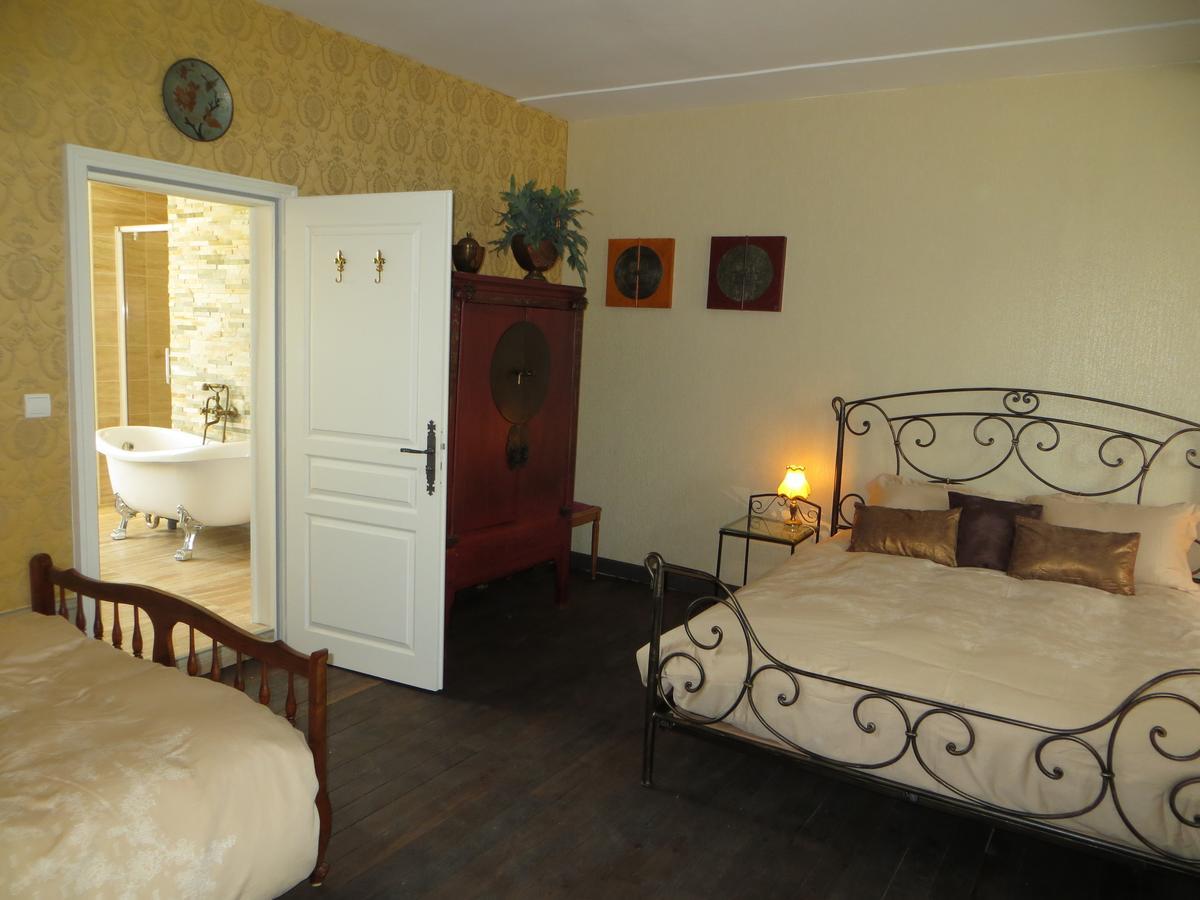 Le Bailli De Montsaugeon Bed and Breakfast Værelse billede